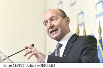 Băsescu: Este atmosferă de război hibrid