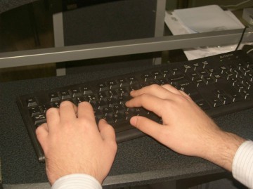 Un constănţean A DAT ŢEPE PE INTERNET! A fost prins în flagrant, în Suceava!