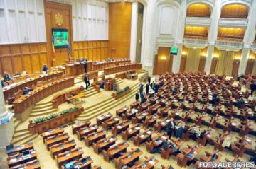OUG 14 aprobată, OUG 13 respinsă de Camera Deputaţilor
