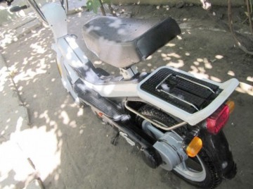 Doi minori au furat un moped, pe bucăţi, din Saraiu