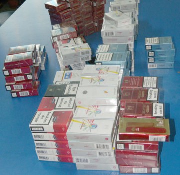 Prinşi în flagrant cu ţigări de contrabandă