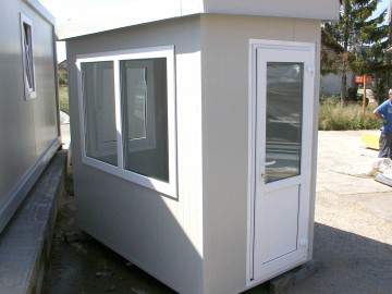 Cabinele agenţilor de pază din Constanţa intră în reparaţii
