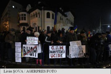 Protestul de la Palatul Cotroceni a continuat și joi seară