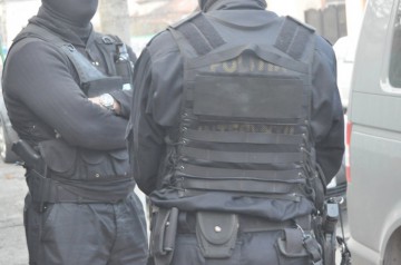 Autoutilitara unui individ din Cuza Vodă, percheziţionată de poliţişti