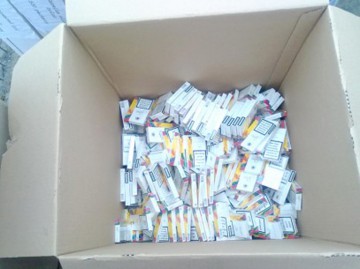 Prinşi în flagrant cu ţigări