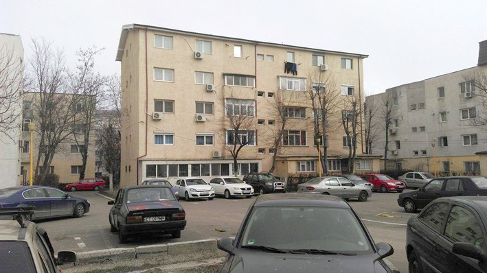 Constănţenii SFIDEAZĂ primăria: îşi însuşesc locurile de parcare fără să plătească Constănţenii SFIDEAZĂ primăria: îşi însuşesc locurile de parcare fără să plătească