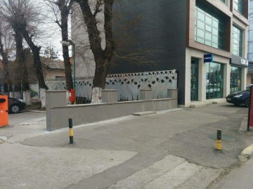 Chioşcul aflat la sediul Universităţii „Ovidius” de pe bulevardul Mamaia a fost RIDICAT!