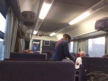 Transportul feroviar de călători trece la ora de vară!