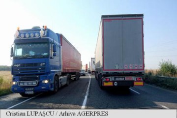 Șoferii est-europeni trăiesc în camion timp de mai multe luni
