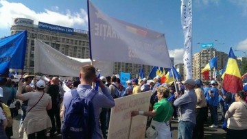 Funcţionarii publici ameninţă cu proteste spontane în următoarea perioadă