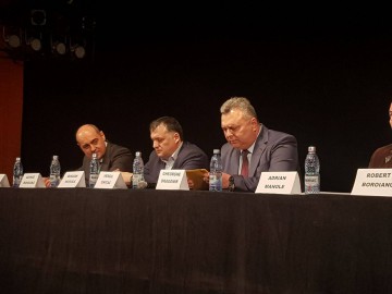 CU SCANDAL! Muhscină, singurul candidat prezent, ales preşedinte la PNL Constanţa