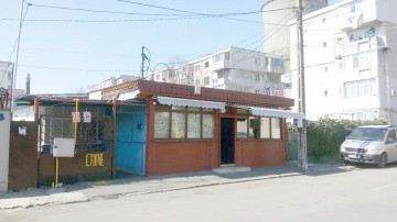 HAOS pe o stradă din Constanţa din cauza unei CÂRCIUMI!