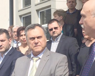 Premierul Grindeanu nu se grăbeşte să mulţumească PSD-iştii de la Constanţa
