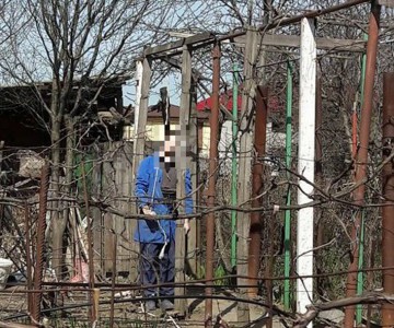 Un bărbat din Constanţa a fost găsit spânzurat în curtea casei!