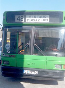 Autobuzul RATC 69 a fost retras din circulaţie! Ce scria pe scaune l-a transformat în porno-maşina!