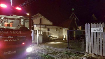 Pompierii, în alertă: a luat foc coşul de fum de la o casă!