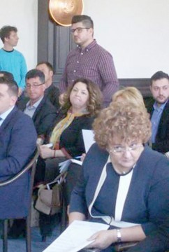 Primăria vrea să dea bani CU DUIUMUL cluburilor sportive de handbal, consilierii PMP se opun