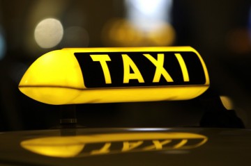 Anunţ privind declanşarea procedurii de atribuire a unui număr de 16 autorizaţii de taxi pentru efectuarea transportului de persoane în regim de taxi în oraşul Eforie