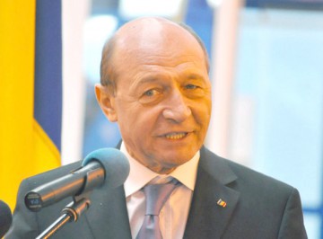 Băsescu: Ne-am obişnuit ca Parlamentul să oprească maşinăriile dacă se răsteşte procurorul general, procurorul DNA…