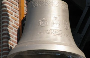Controversata Catedrală a Mântuirii Neamului: ADEVĂRUL despre chipul Patriarhului Daniel turnat pe clopot