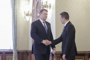Noii miniştri AU DEPUS JURĂMÂNTUL