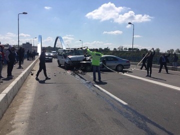 HAOS pe podul de la Medgidia, din cauza unui accident rutier!