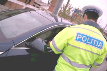 Doi şoferi, printre care şi un pensionar, s-au ales cu dosare penale