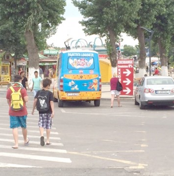 Vrei să îți ''postezi'' un vehicul cu înghețată sau sucuri în Mamaia? Iată cât te costă și ce trebuie să faci