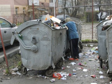 Aruncăm prea multă mâncare la gunoi! UE pregăteşte noi reglementări