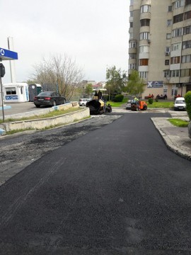 Se asfaltează pe strada Primăverii!