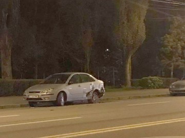 Un şofer beat a luat la rând maşinile parcate pe bulevardul Lăpuşneanu!