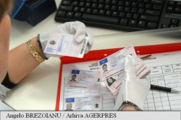 Aproape 6.000 sancțiuni aplicate sâmbătă pentru nereguli în trafic; 450 de permise de conducere reținute