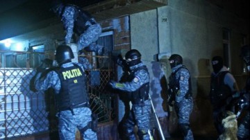 Încă 30 de zile de arest preventiv pentru mai mulți traficanți de canabis din judeţul Constanța