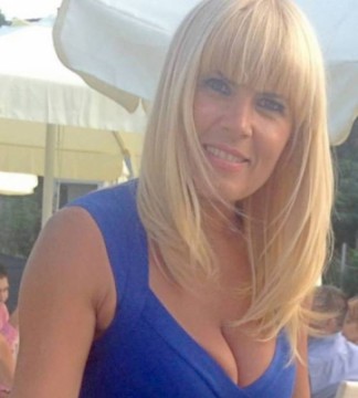 Elena Udrea, surprinsă la braţul iubitului în cel mai 