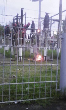 EXPLOZIE urmată de INCENDIU la un transformator!