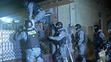 Drogaţii şi dealerii din Constanţa nu se lasă! Ce au confiscat de la ei poliţiştii antidrog