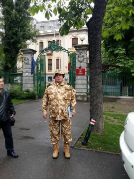 Comandorul Nicolae Vlăduțoiu: „Militarii activi nu sunt nici maneliști, nici păpușari și nici artiști de circ”