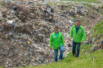 Peste 7 hectare de teren agricol din Limanu, transformate într-o groapă de gunoi ilegală