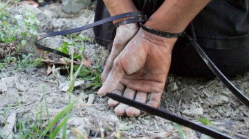 Indivizii care au sechestrat un călugăr, daţi în urmărire naţională!