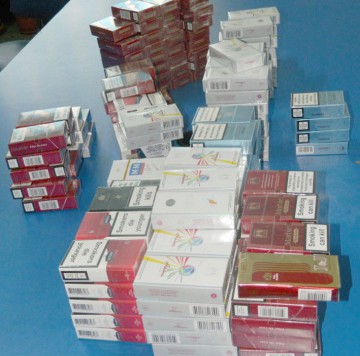 Doi indivizi au furat ţigări dintr-un magazin din Constanţa