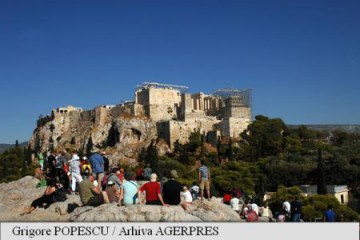 Scăderea veniturilor din turism a extins deficitul de cont curent