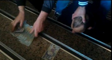 FLAGRANT! Patronul La Scoica, ȘANTAJAT! VIDEO cu angajatul care pretindea că are TBC!