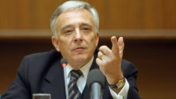 Isărescu, despre atacul cibernetic: Apariţia unei crize globale nu este exclusă