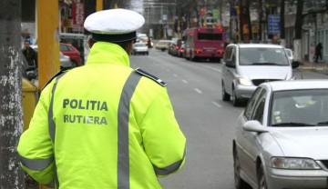 Trei bărbaţi s-au ales cu dosare penale pentru că au condus fără permis