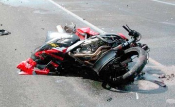 INCREDIBIL ce a făcut un motociclist din Tuzla! Şi-a abandonat prietena accidentată şi a “mituit” un amic să-l acopere!