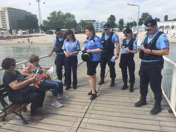 Polițiștii constănțeni previn turiștii în perioada minivacanței