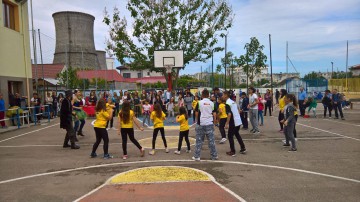 Viceprimarul Răsăuțeanu s-a jucat cu copiii de la Oratoriul Don Bosco