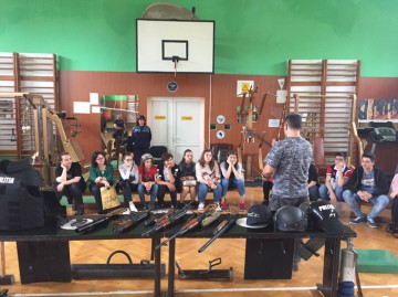 Mai mulţi elevi din Constanţa, în vizită la sediul IPJ!
