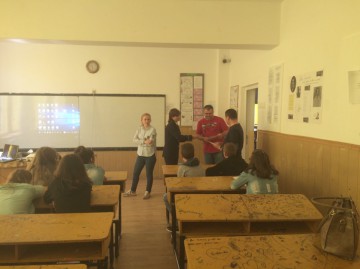 Poliţiştii au derulat mai multe activităţi cu elevii din Constanţa