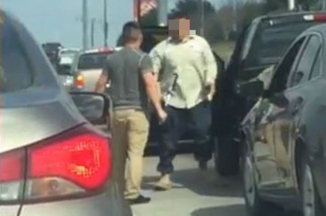 Un tânăr a confundat străzile din Cumpăna cu cele din Sicilia! A BLOCAT o stradă şi a trecut la AMENINŢĂRI! Ce a mai urmat e incredibil!